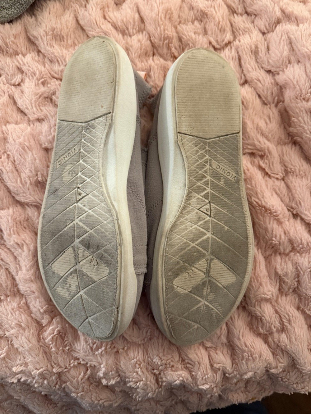 Vionic Beach Slip-On Canvas Sneakers in Gray with Pink Eyelets - Picture 2 of 11